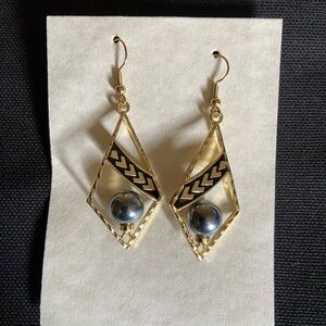 Hamiton Gold With Pearl Shell Earrings (New)